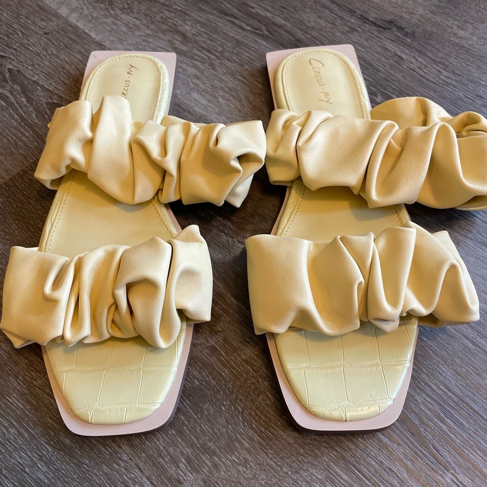 New Circus by Sam Edelman Yellow Iggy Ruffled Square Toe Sandals - Picture 6 of 10